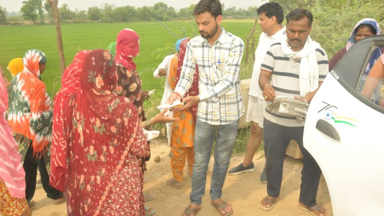 तटबंधों की मजबूती के कार्य में जुटे श्रमिकों की ली सुध