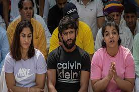 ‘बृजभूषण ने भारतीय कुश्ती को मुसीबत में डाल दिया, WFI के निलंबन पर बजरंग पुनिया, साक्षी मलिक ने किया ट्वीट