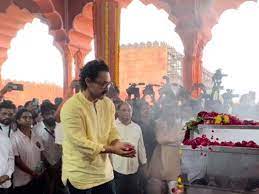 ND स्टूडियो में नितिन देसाई के अंतिम दर्शन:विदाई देने पहुंचे आमिर, देसाई के फोन से मिले ऑडियो में बड़े बॉलीवुड एक्टर के नाम का जिक्र