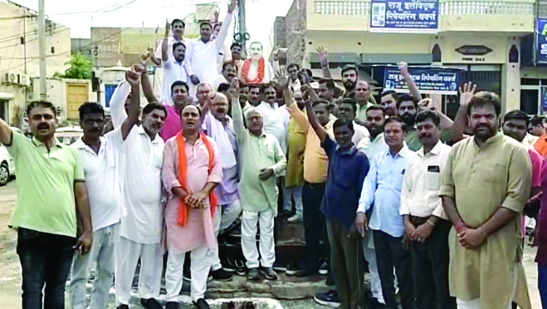 जींद विधायक ने गुरुद्वारा में नवाया शीश