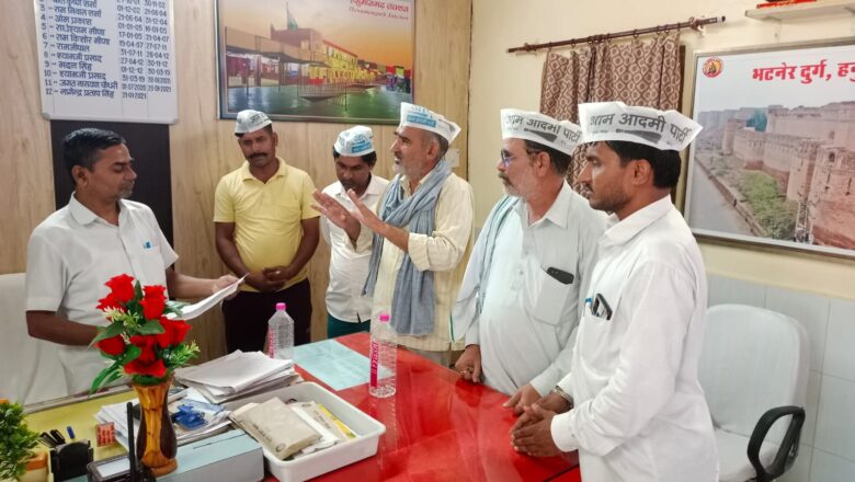 कोढ़ में खाज का काम कर रही रेल की सुविधा न होना