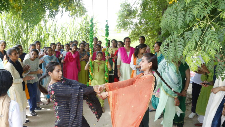 प्रतियोगिता आयोजित, विजेता पुरस्कृत