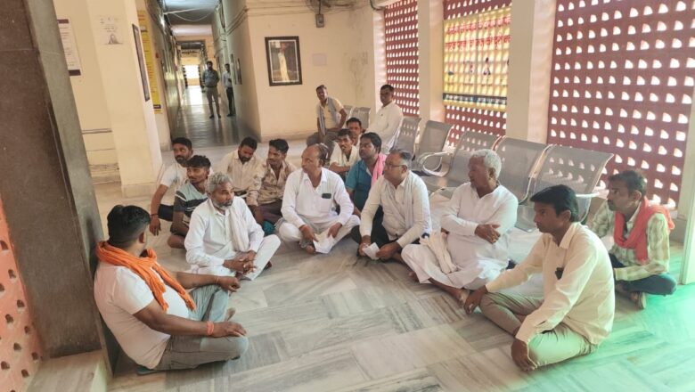 दोहराई मजदूरी का भुगतान करने की मांग