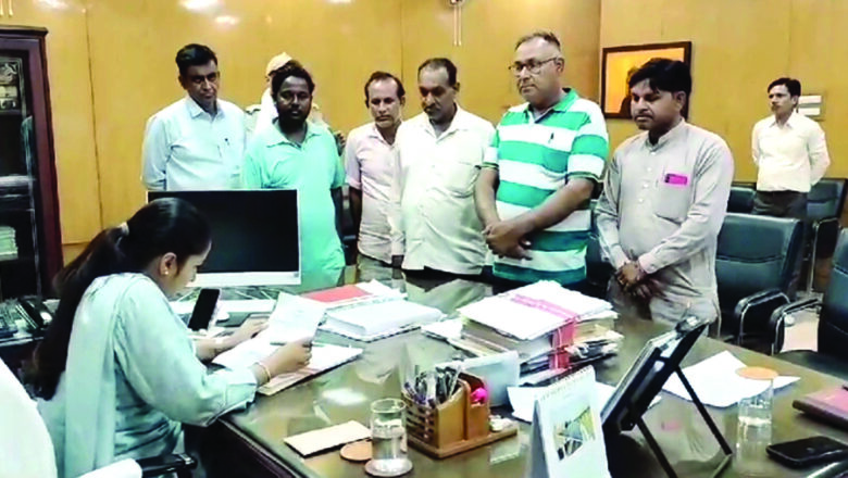 मजदूरी का भुगतान न होने पर भूख हड़ताल की चेतावनी
