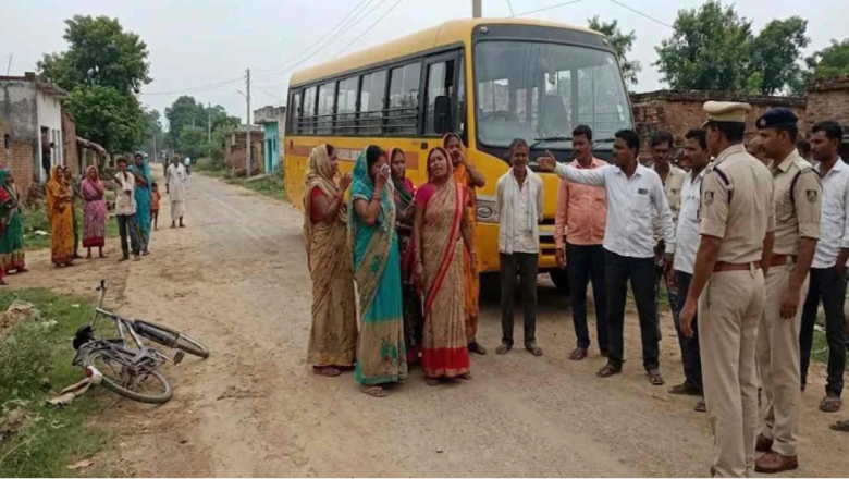 अपने ही स्कूल की बस से गई छह साल की बालिका की जान